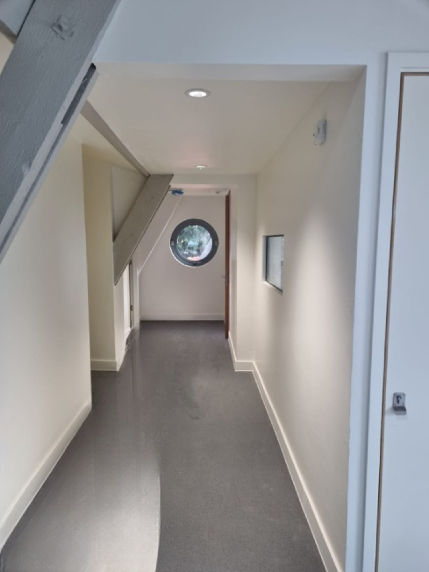 Drylining and wall finishes